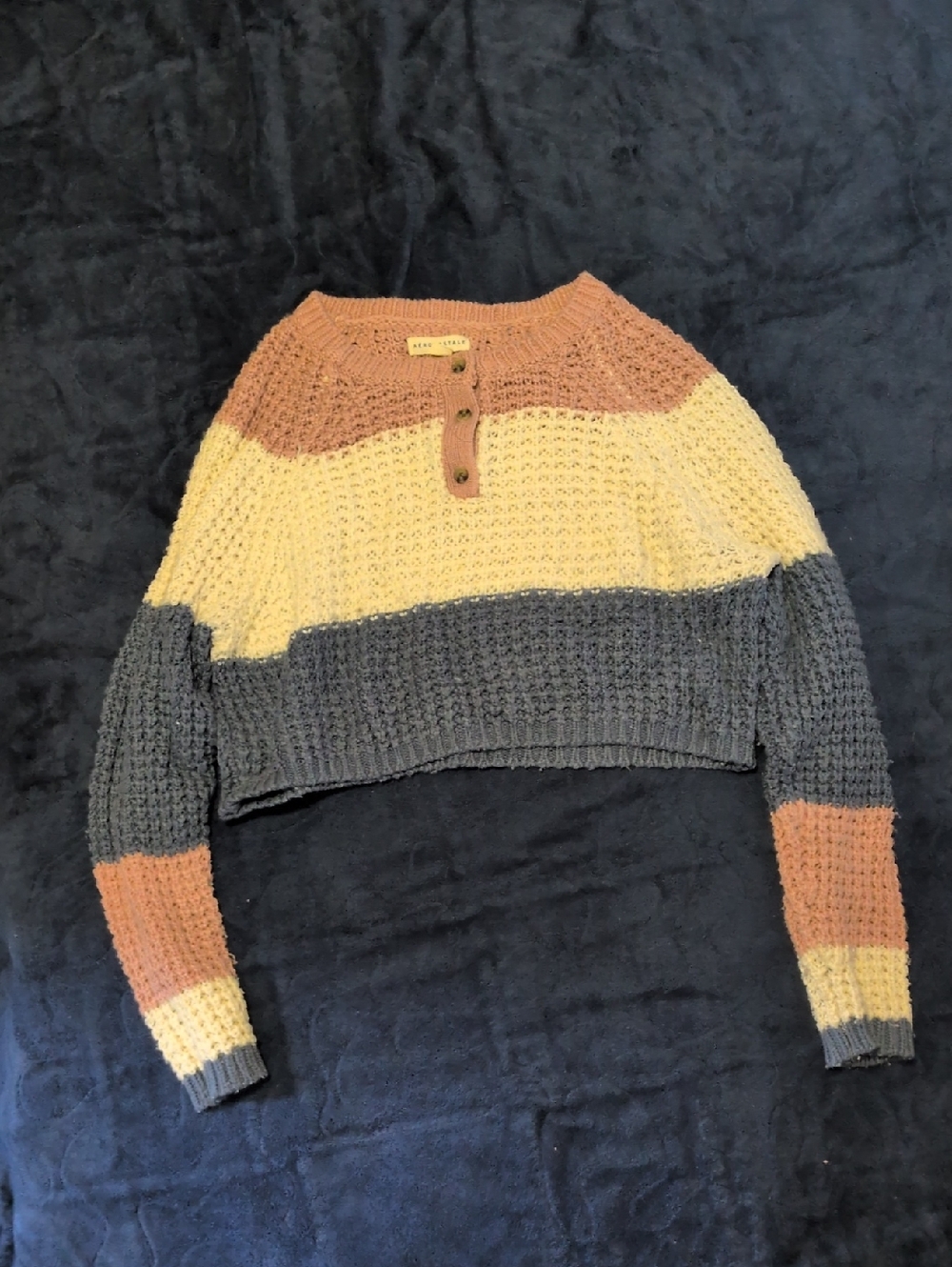 Aeropostale Cropped Colorblock Henley Sweater in Rust, Cream & Charcoal